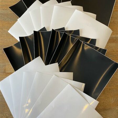 Vinyl, 24 vel zwart/wit + gratis 6 vel applicatief(transfer)folie